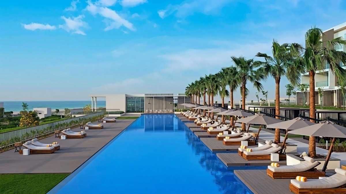 The Poolside Lounge - Al Zorah Beach Resort